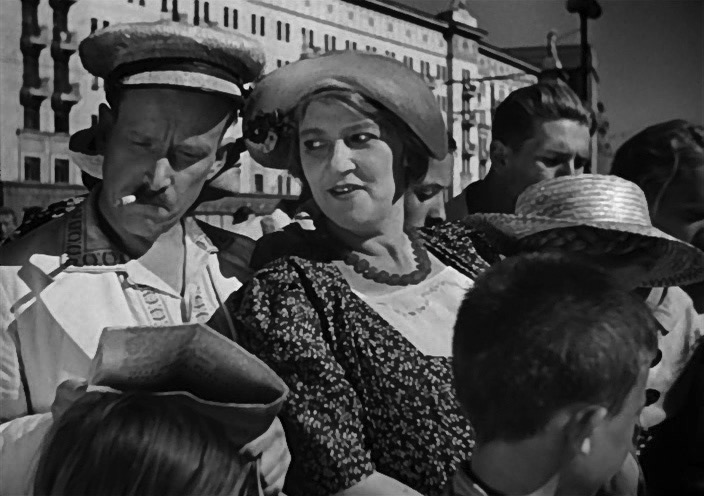 Первые роли в кино: от «Пышки» до «Подкидыша» (1934—1939)