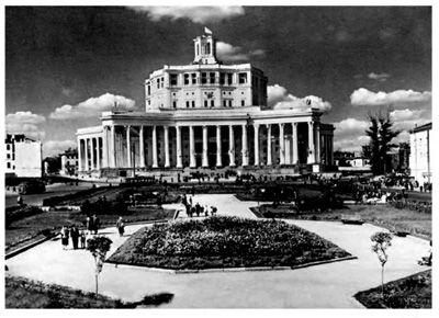 Центральный академический театр Российской армии (до 1951 года — Центральный театр Красной армии, с 1951 по 1993 гг. — Центральный театр Советской армии)